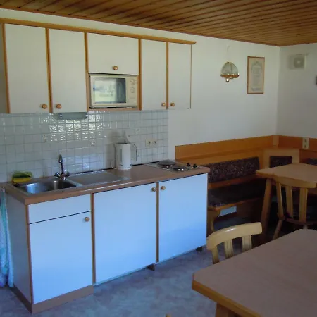 Gastehaus Weissensteiner *