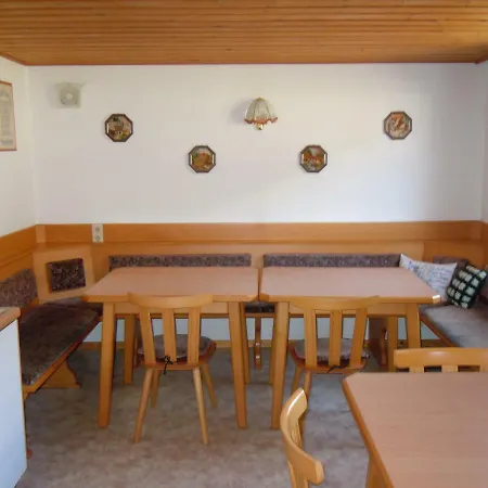 Gastehaus Weissensteiner Habitación en casa particular *